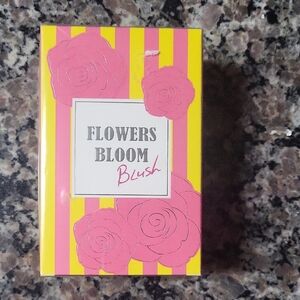 Flowers Bloom Blush Box Fragrence New In Sealed Box